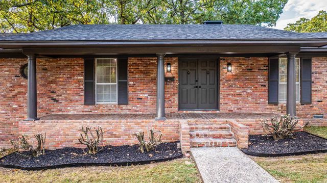 7000 Comanche Drive, North Little Rock, AR 72116