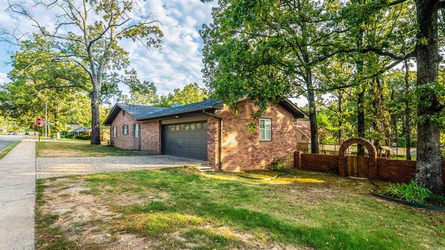 7000 Comanche Drive, North Little Rock, AR 72116