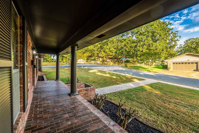 7000 Comanche Drive, North Little Rock, AR 72116