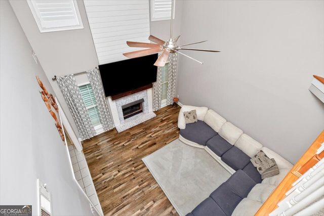 211 White Columns Drive, Kathleen, GA 31047