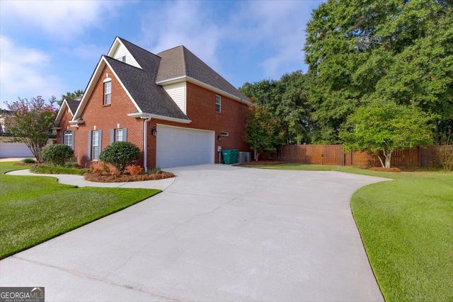 211 White Columns Drive, Kathleen, GA 31047
