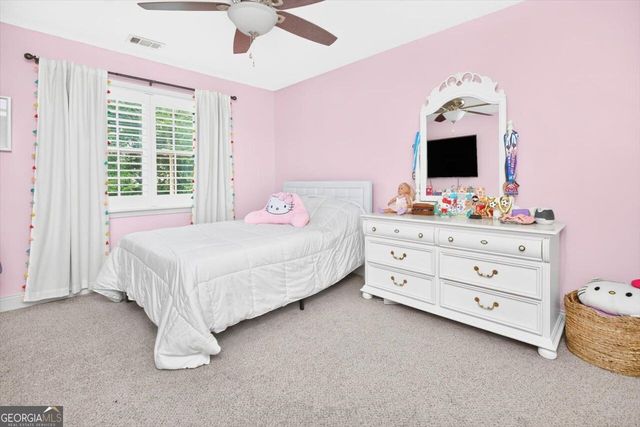 211 White Columns Drive, Kathleen, GA 31047