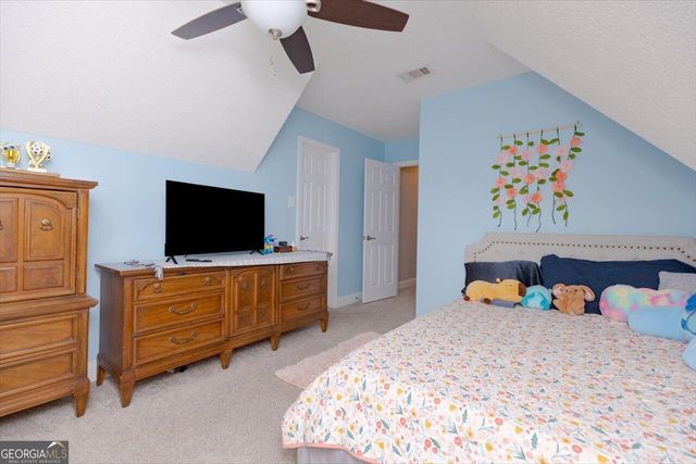 211 White Columns Drive, Kathleen, GA 31047