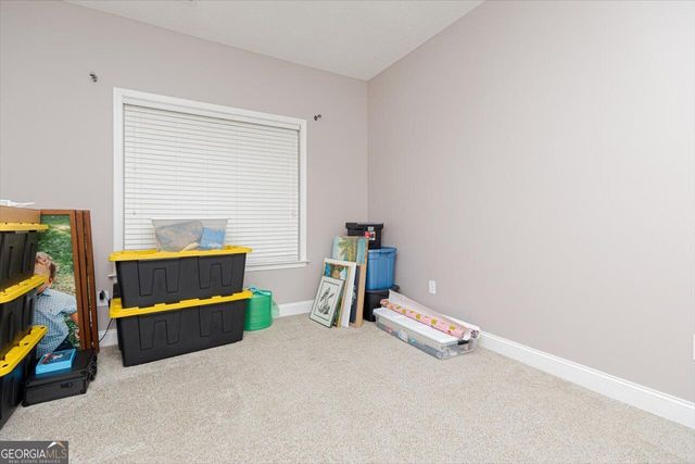 211 White Columns Drive, Kathleen, GA 31047
