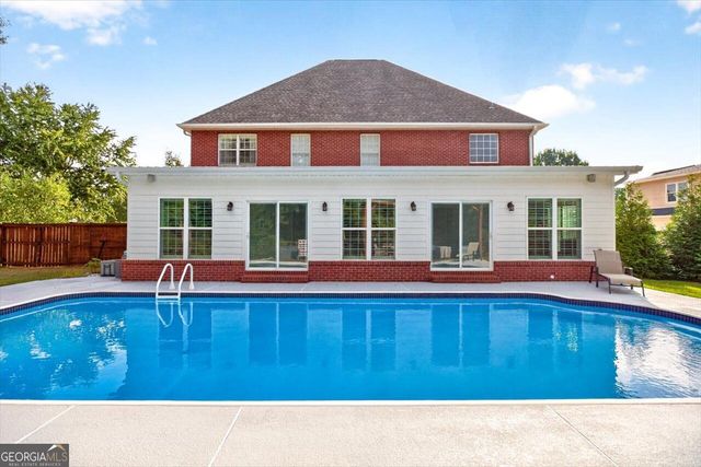211 White Columns Drive, Kathleen, GA 31047