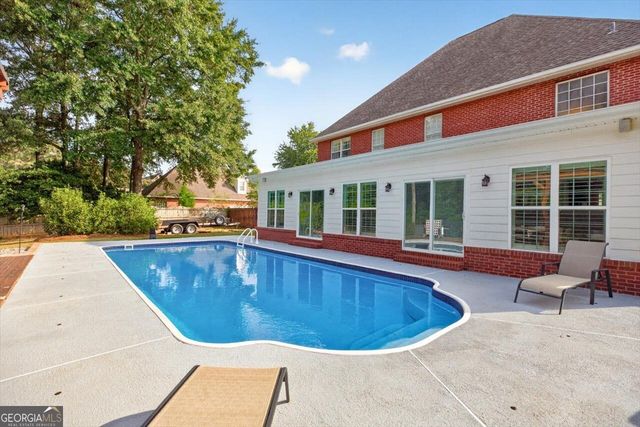 211 White Columns Drive, Kathleen, GA 31047
