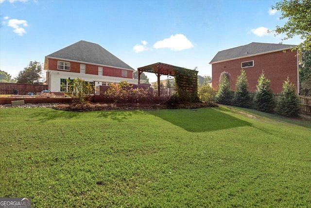 211 White Columns Drive, Kathleen, GA 31047