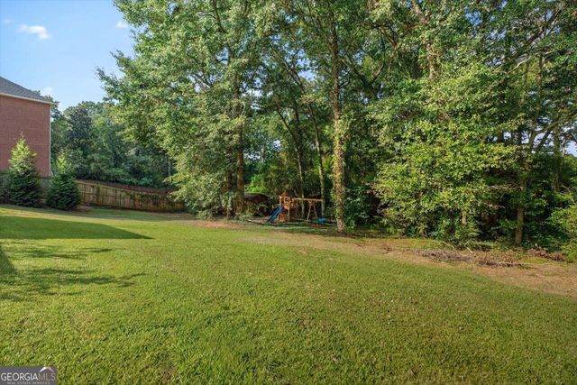 211 White Columns Drive, Kathleen, GA 31047