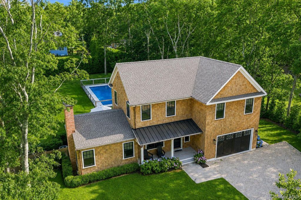 15 Wild Cherry Lane, East Quogue, NY 11942