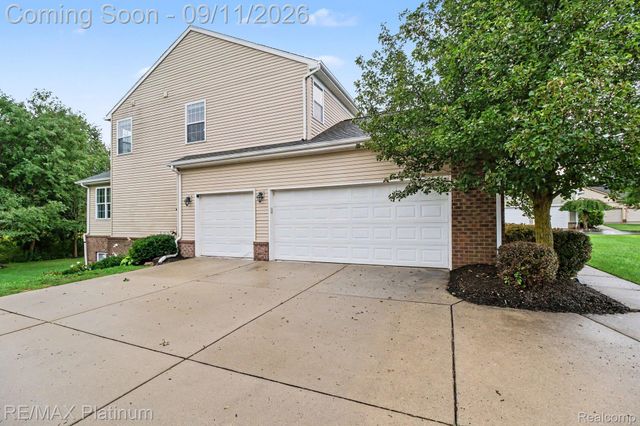 57275 Waterway Court, Lyon Charter Township, MI 48165