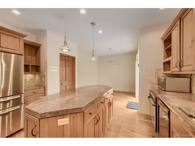 1820 Great Western Dr, Longmont, CO 80501