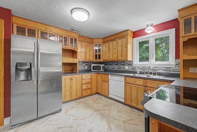 92 Alvord Street, South Hadley, MA 01075