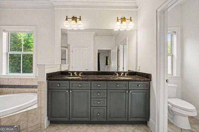 1128 Glenridge Place, Atlanta, GA 30342