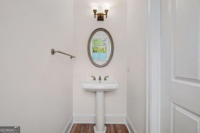 1128 Glenridge Place, Atlanta, GA 30342