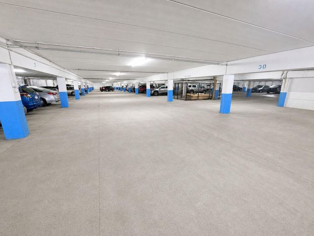 3155 Old Highway 8 104, Roseville, MN 55418
