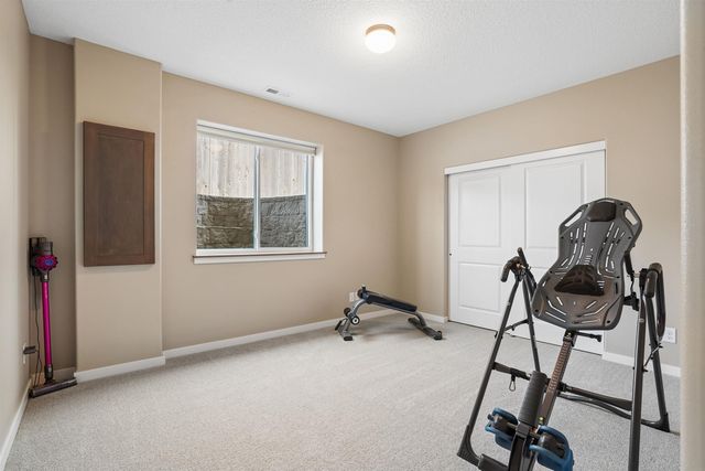 5301 Fernwood Drive, Cedar Falls, IA 50613