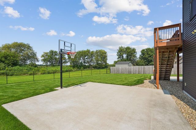 5301 Fernwood Drive, Cedar Falls, IA 50613