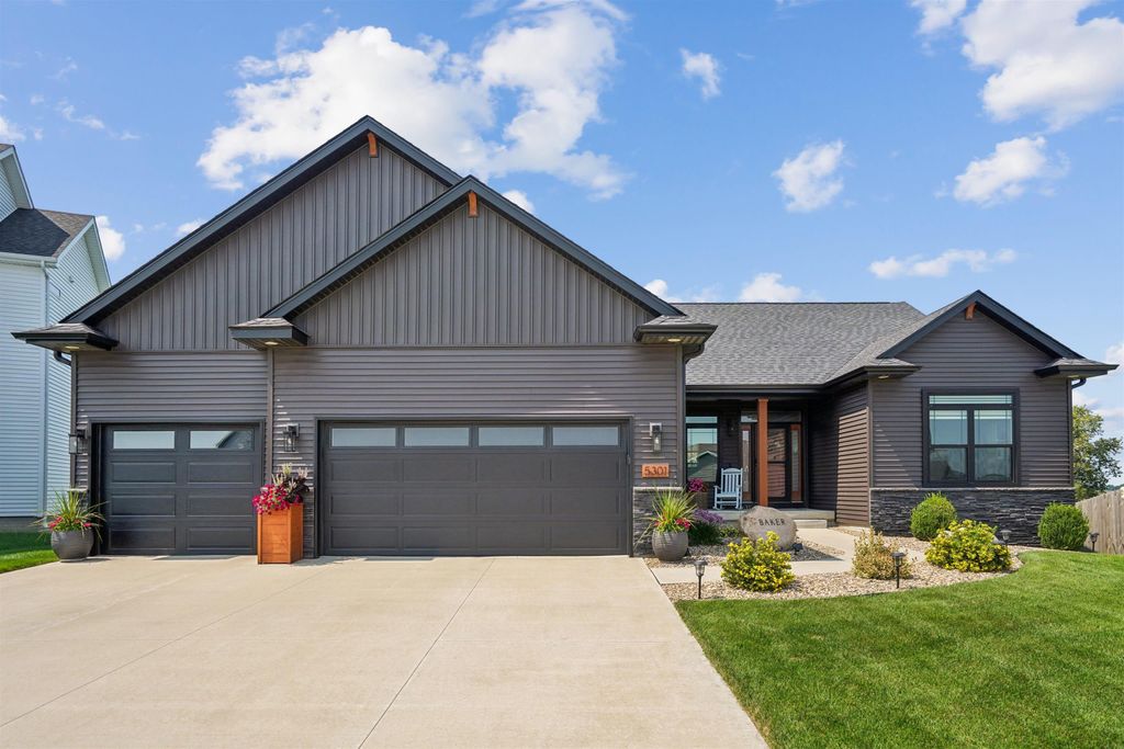 5301 Fernwood Drive, Cedar Falls, IA 50613