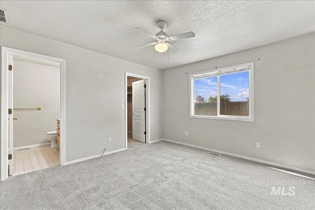 7649 Arlington Dr, Nampa, ID 83687