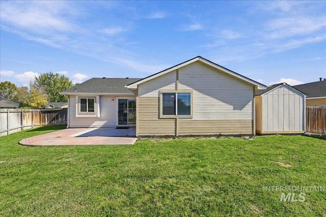 7649 Arlington Dr, Nampa, ID 83687