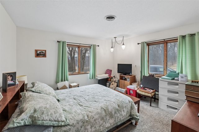 2099 E 156th Street N, Grinnell, IA 50112