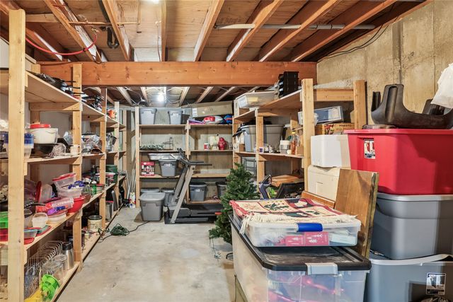 2099 E 156th Street N, Grinnell, IA 50112