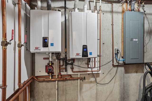 2099 E 156th Street N, Grinnell, IA 50112