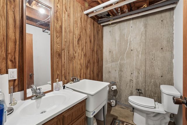 2099 E 156th Street N, Grinnell, IA 50112