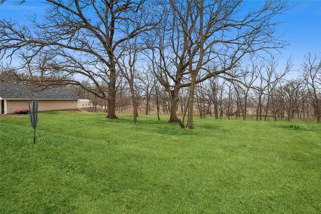 2099 E 156th Street N, Grinnell, IA 50112