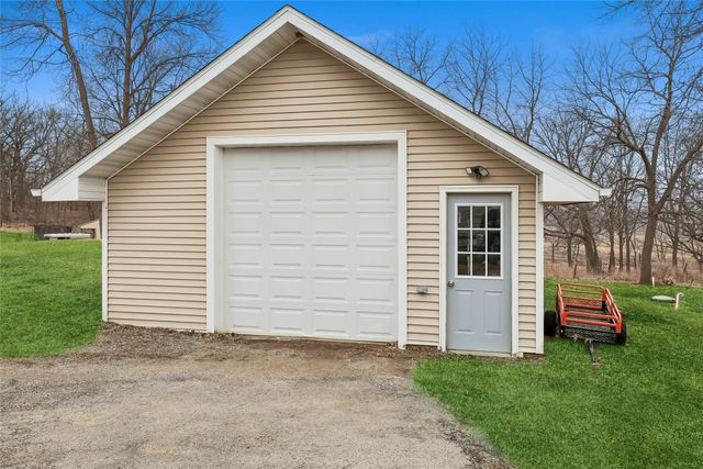 2099 E 156th Street N, Grinnell, IA 50112