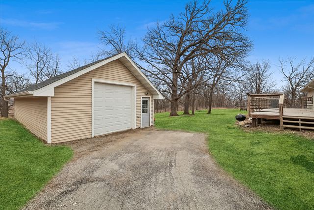 2099 E 156th Street N, Grinnell, IA 50112