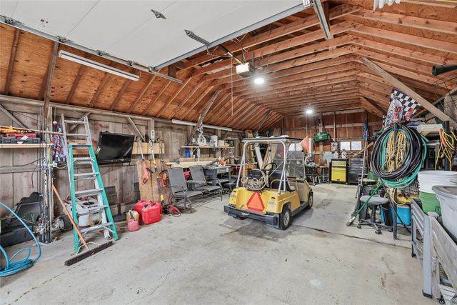 2099 E 156th Street N, Grinnell, IA 50112