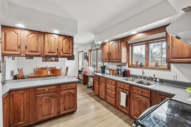 2099 E 156th Street N, Grinnell, IA 50112