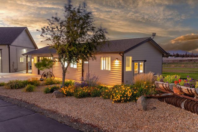 12855 SW Ayres Lane, Powell Butte, OR 97753