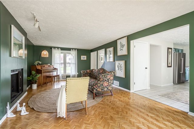 364 Marblehead Drive, Greece, NY 14615