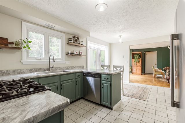 364 Marblehead Drive, Greece, NY 14615