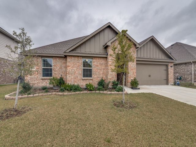 8366 Slowburn Drive, Garland, TX 75043