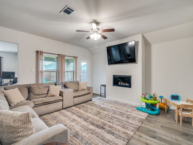 8366 Slowburn Drive, Garland, TX 75043