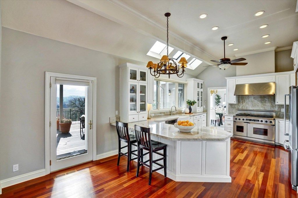 Image 11 of property listing at 2382 2382 Alameda Diablo, Diablo, CA 94528