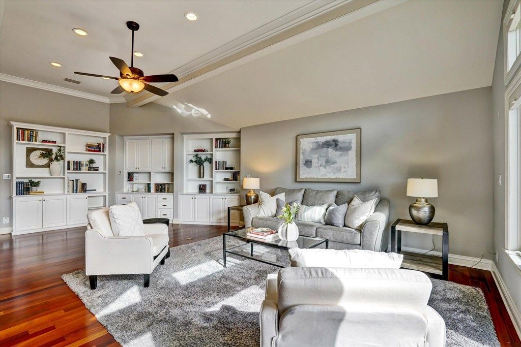 Image 14 of property listing at 2382 2382 Alameda Diablo, Diablo, CA 94528