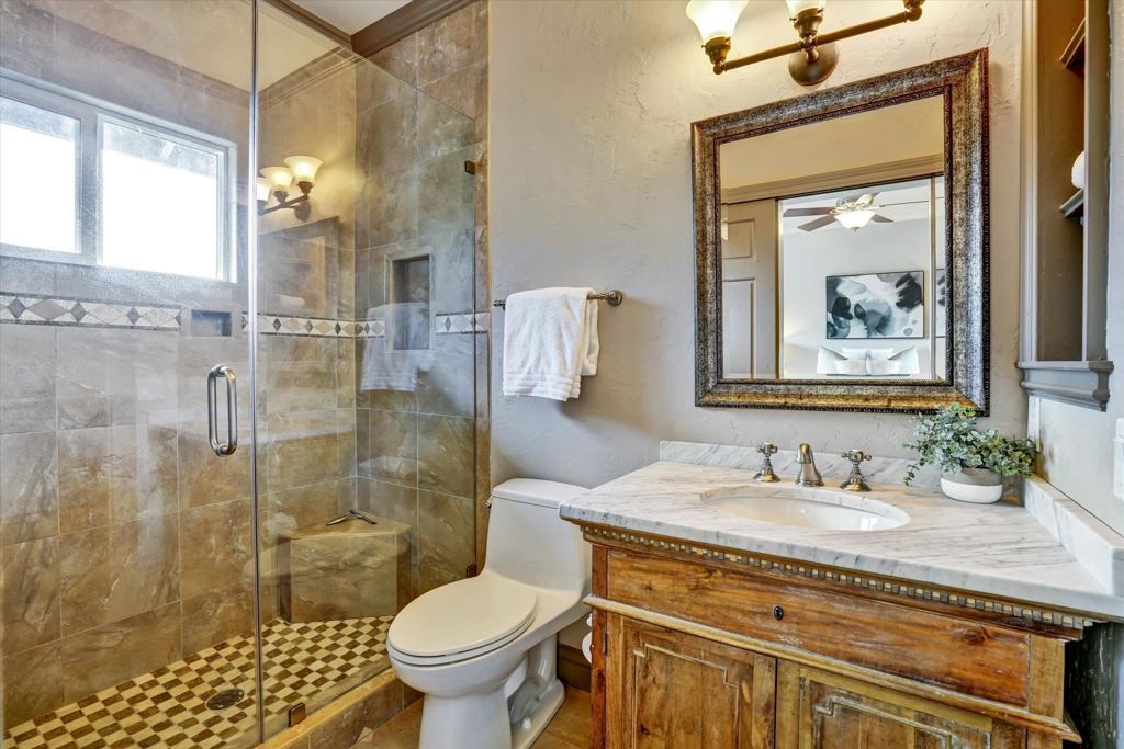 Image 23 of property listing at 2382 2382 Alameda Diablo, Diablo, CA 94528