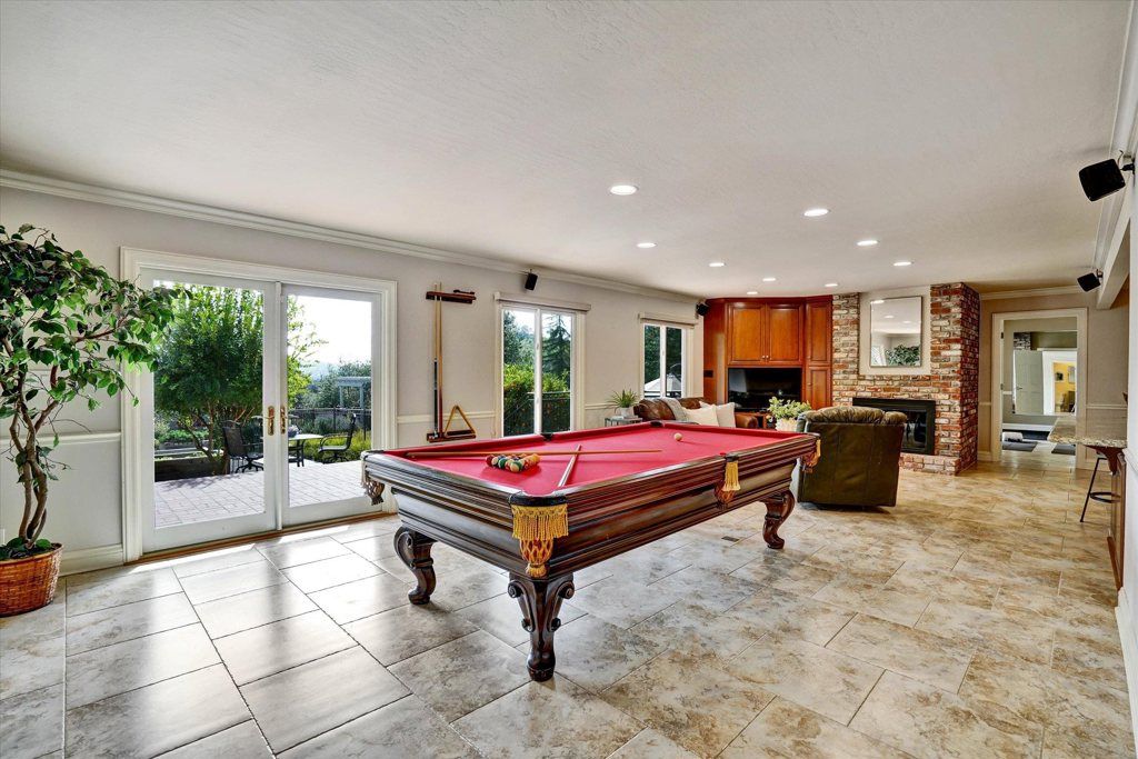 Image 38 of property listing at 2382 2382 Alameda Diablo, Diablo, CA 94528