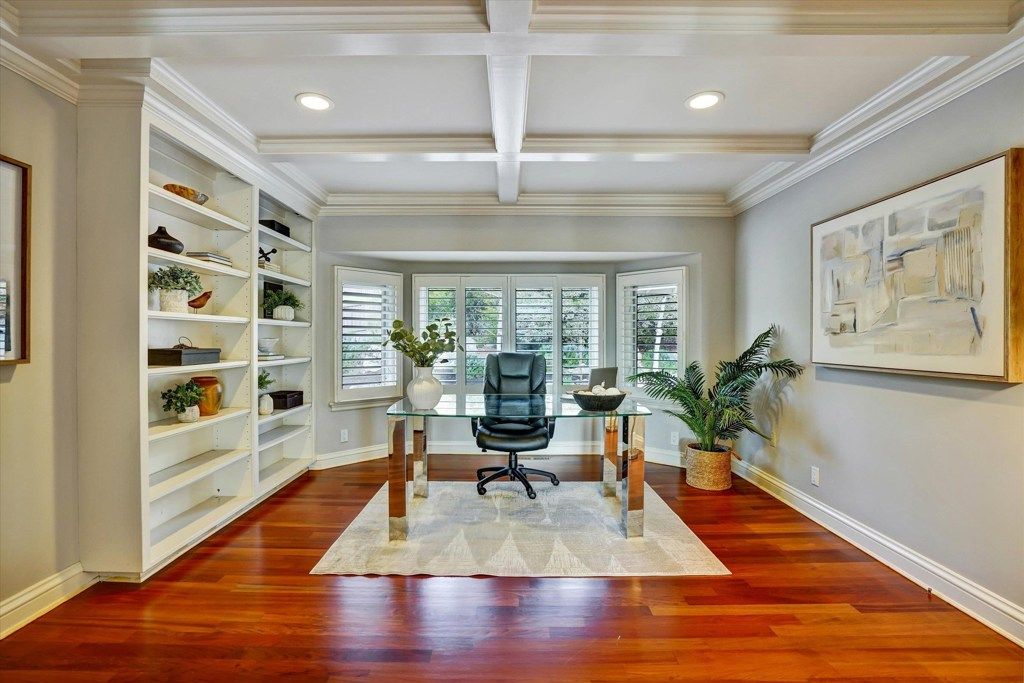 Image 7 of property listing at 2382 2382 Alameda Diablo, Diablo, CA 94528