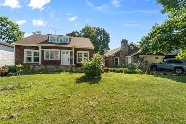 1213 College AVENUE, Racine, WI 53403