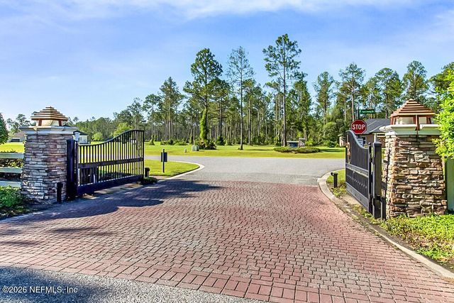 9925 KINGS CROSSING Drive, Jacksonville, FL 32219