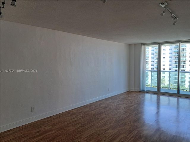19380 Collins Avenue 806, Sunny Isles Beach, FL 33160