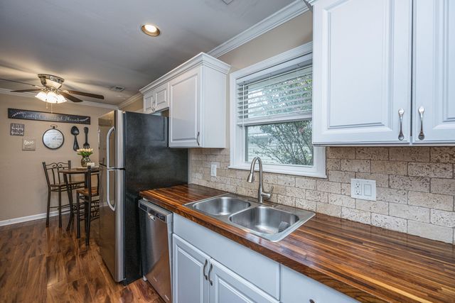 1240 Camellia Road, Charleston, SC 29407
