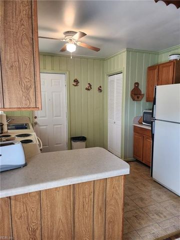 20 Greenbrier RD, Portsmouth, VA 23707