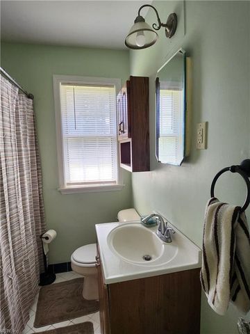 20 Greenbrier RD, Portsmouth, VA 23707