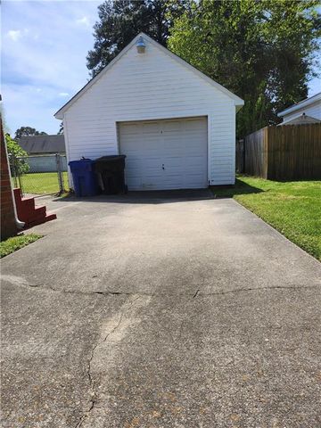 20 Greenbrier RD, Portsmouth, VA 23707